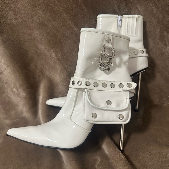 NWOT Jeffrey Campbell Stash White Crinkle Patent Leather Stiletto Ankle Boots - Picture 4 of 9